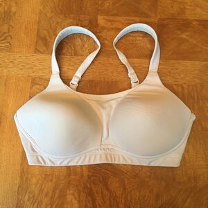 MOVING COMFORT Jog Bra.